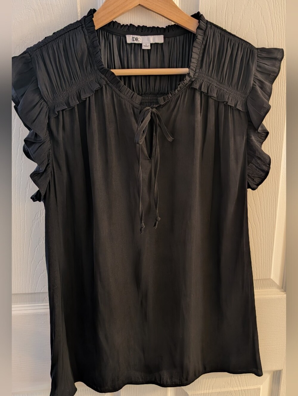 DR2 Black Ruffle-Sleeve Tie-Front Blouse